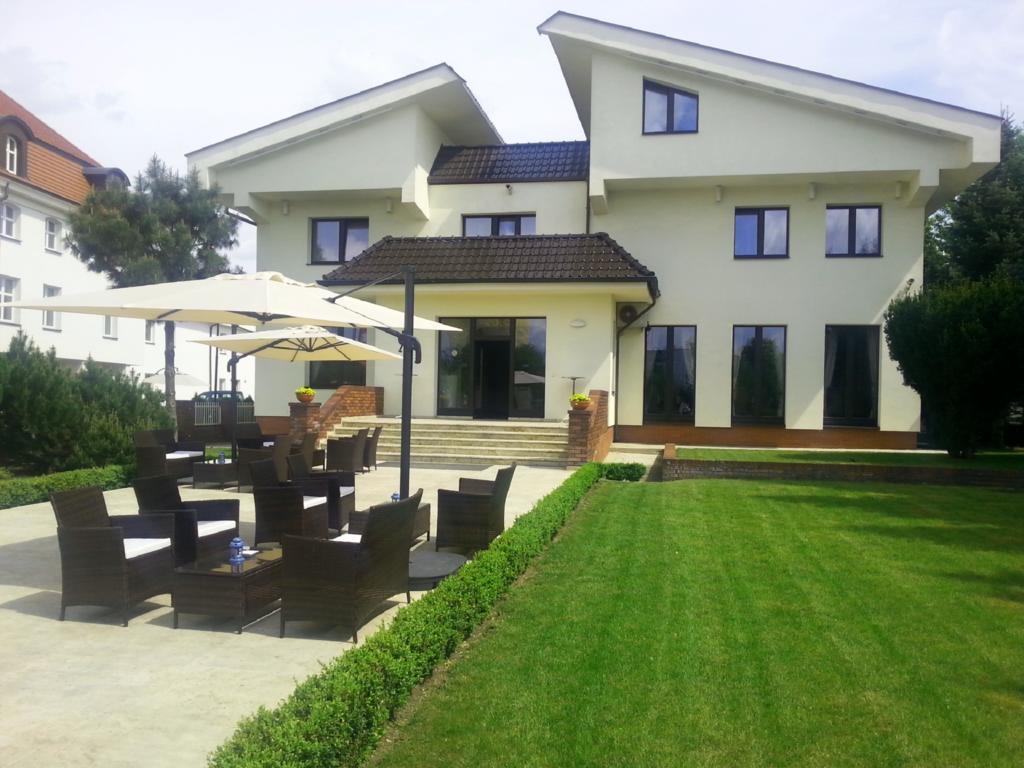 Astoria Bed & Breakfast Swarzędz Dış mekan fotoğraf