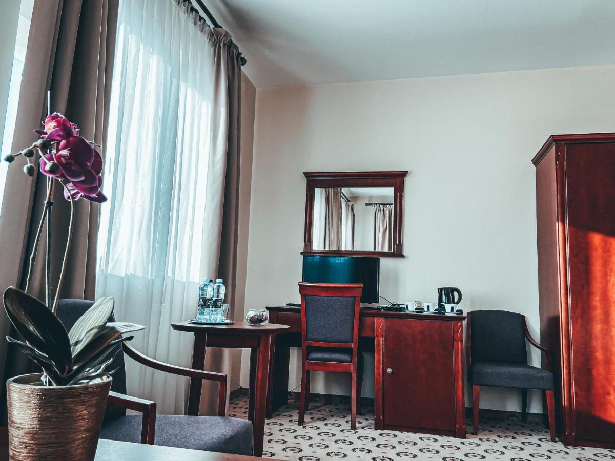 Astoria Bed & Breakfast Swarzędz Dış mekan fotoğraf