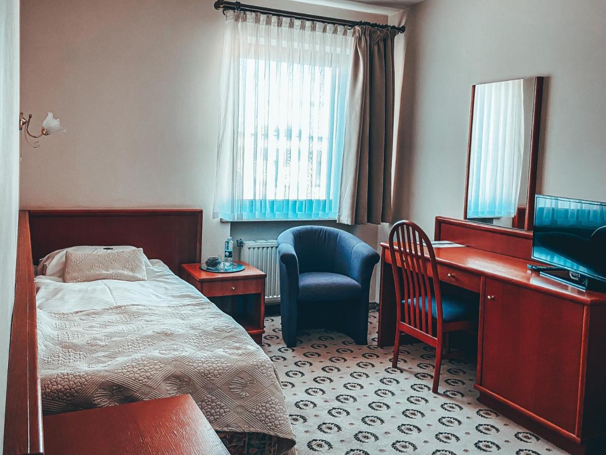 Astoria Bed & Breakfast Swarzędz Dış mekan fotoğraf