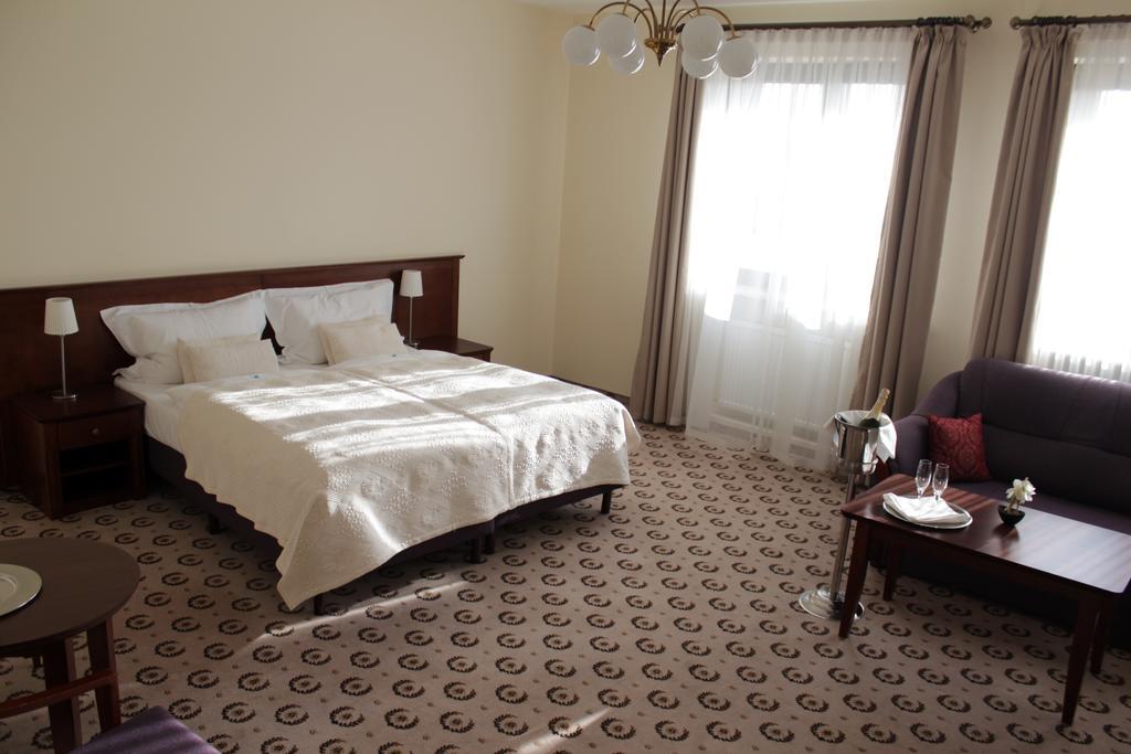 Astoria Bed & Breakfast Swarzędz Dış mekan fotoğraf
